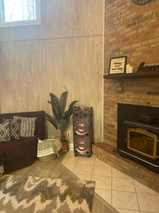 Modern Home Near Lake W Hottub, Game Room, Fireplace Albrightsville Extérieur photo